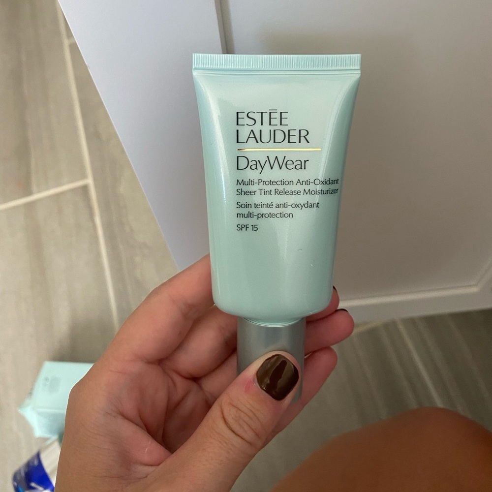 Estée Lauder double-wear tinted moisturizer